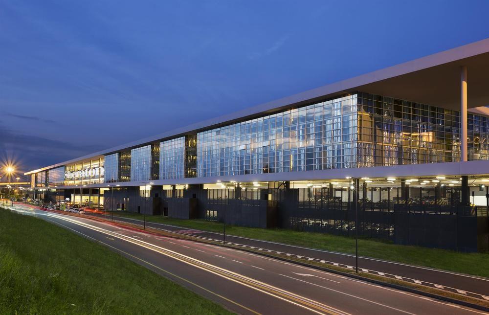 Sheraton Milan Malpensa Airport Hotel & Conference Centre Ferno Екстер'єр фото