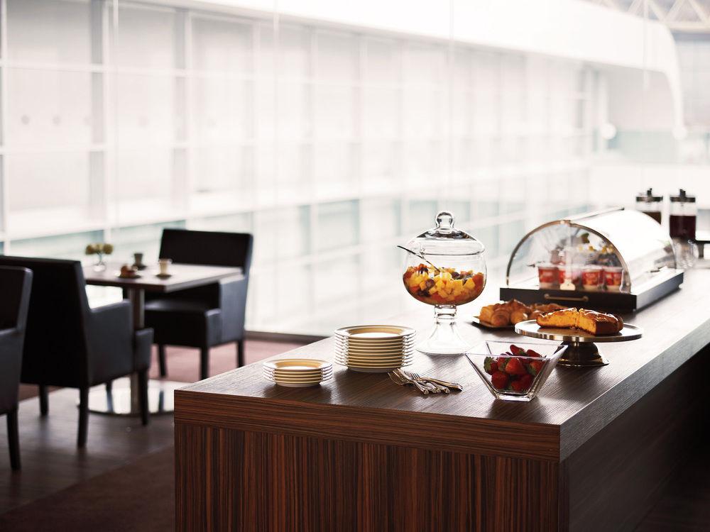 Sheraton Milan Malpensa Airport Hotel & Conference Centre Ferno Екстер'єр фото