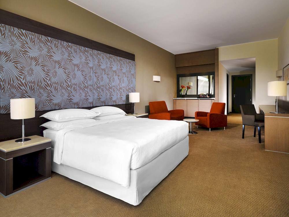 Sheraton Milan Malpensa Airport Hotel & Conference Centre Ferno Екстер'єр фото