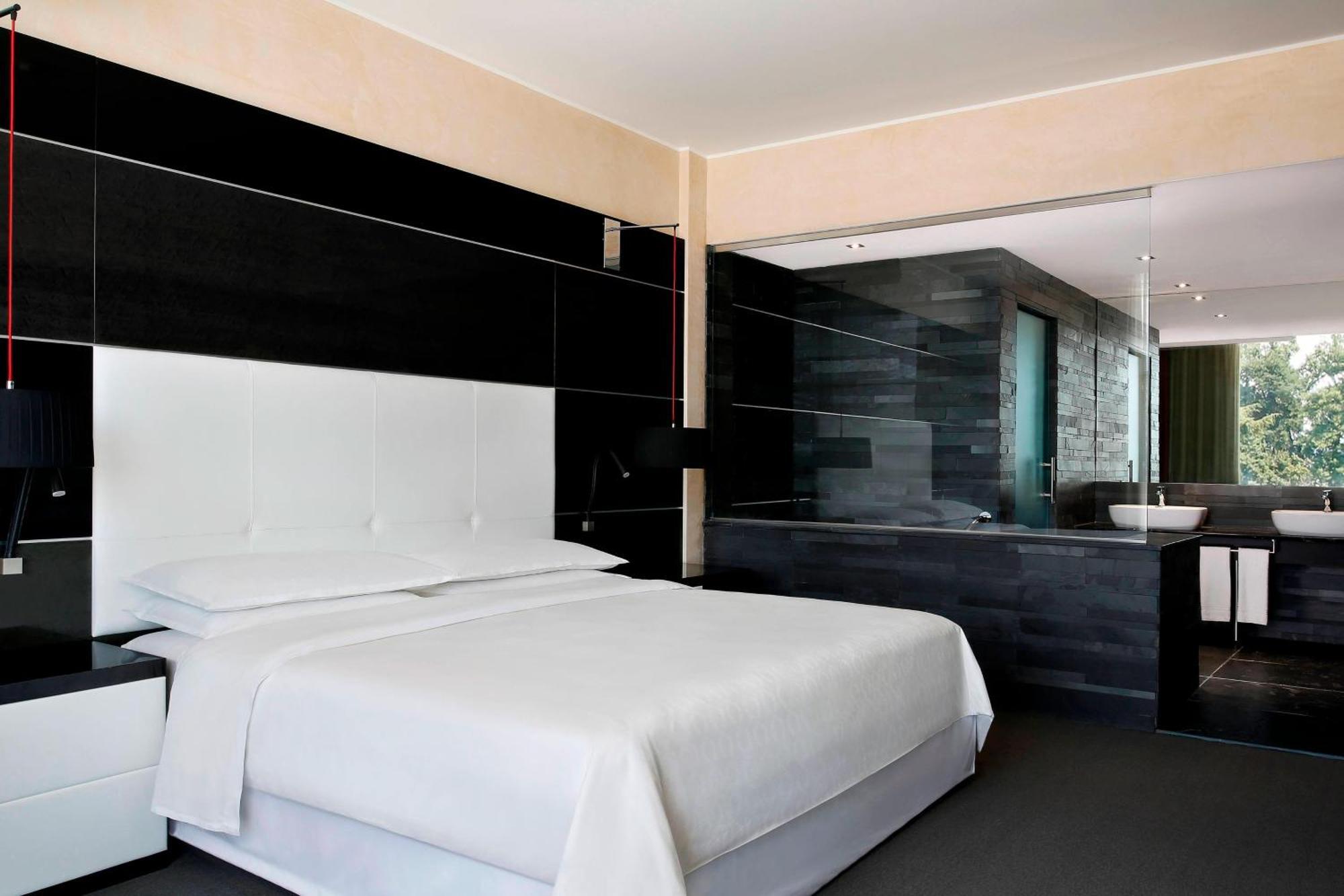 Sheraton Milan Malpensa Airport Hotel & Conference Centre Ferno Екстер'єр фото