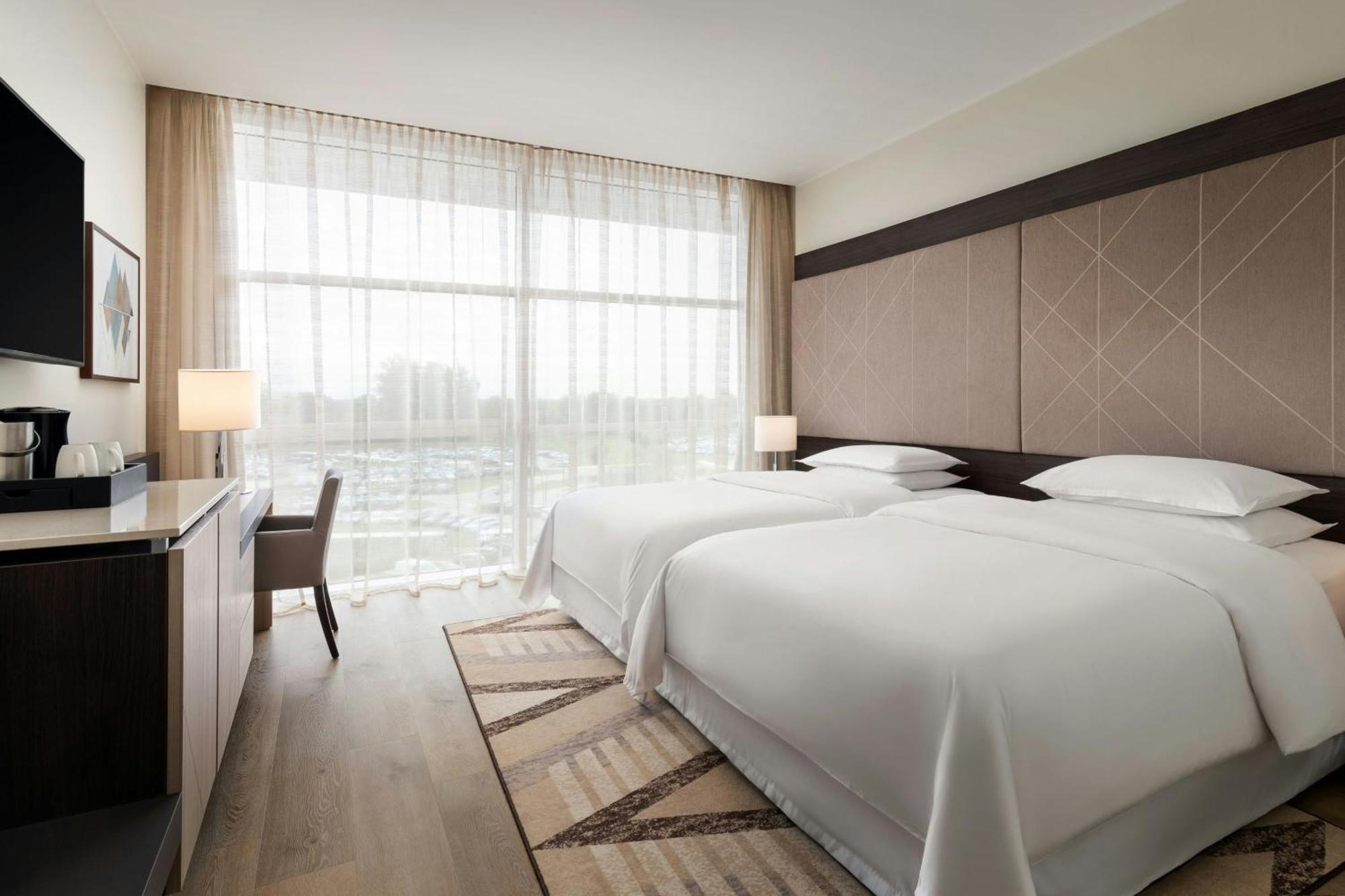 Sheraton Milan Malpensa Airport Hotel & Conference Centre Ferno Екстер'єр фото