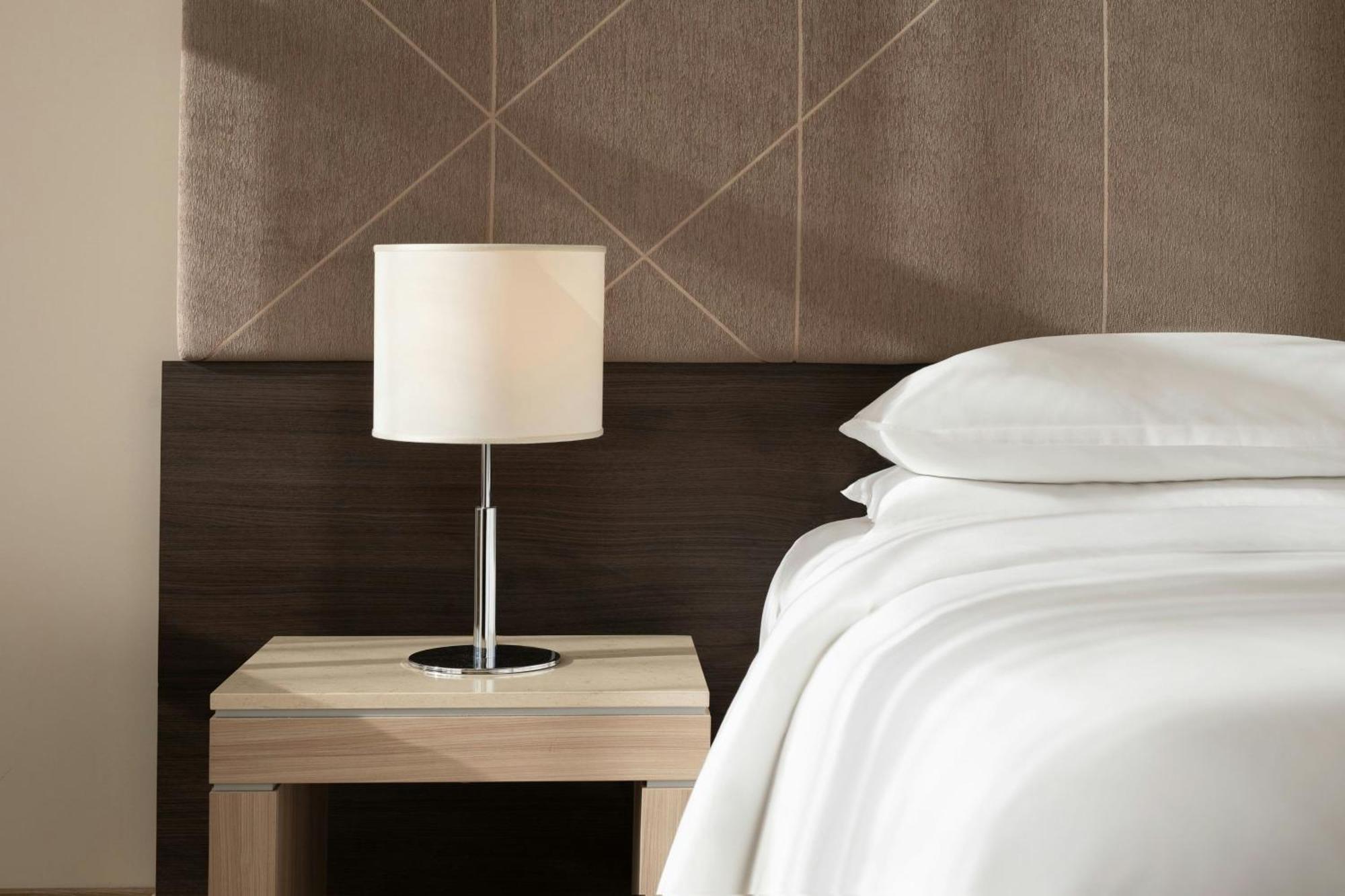 Sheraton Milan Malpensa Airport Hotel & Conference Centre Ferno Екстер'єр фото