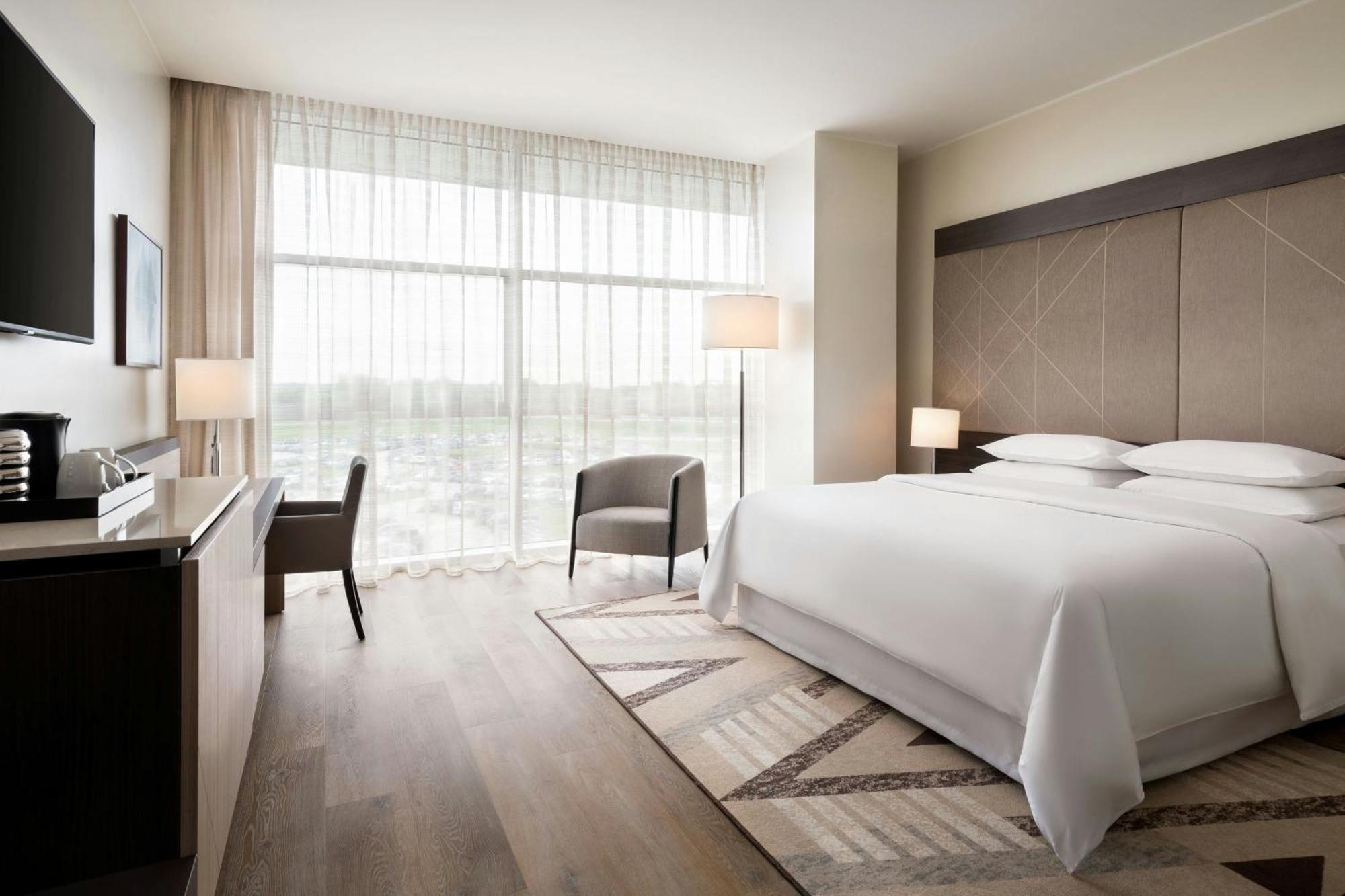 Sheraton Milan Malpensa Airport Hotel & Conference Centre Ferno Екстер'єр фото