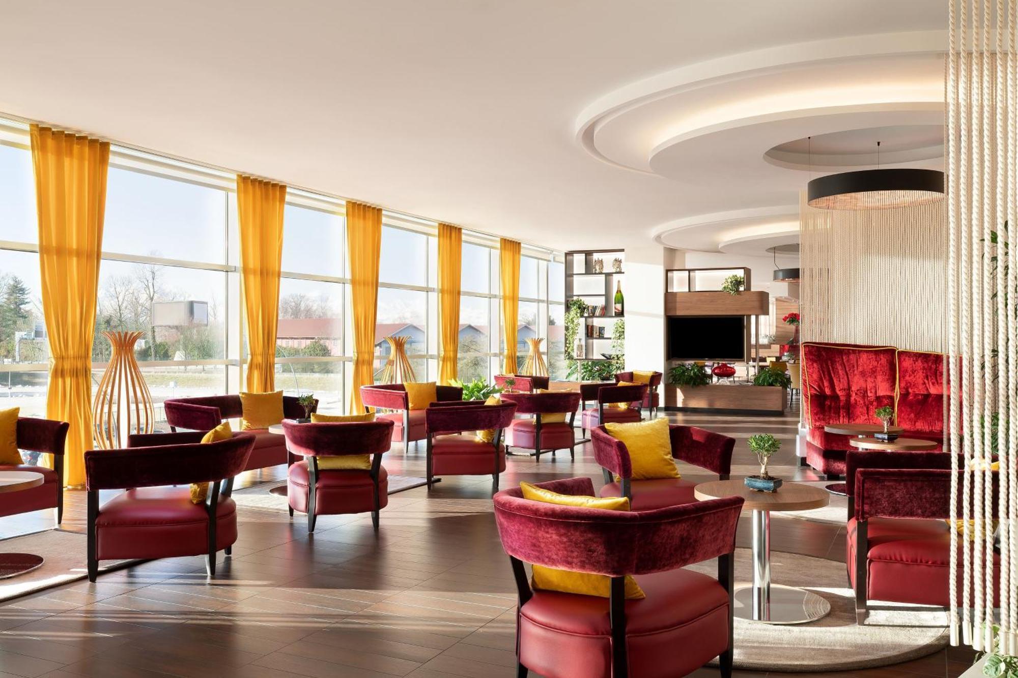 Sheraton Milan Malpensa Airport Hotel & Conference Centre Ferno Екстер'єр фото