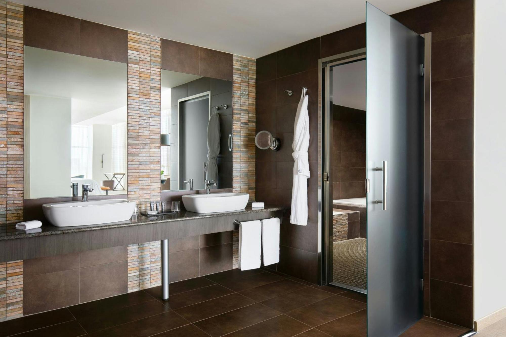 Sheraton Milan Malpensa Airport Hotel & Conference Centre Ferno Екстер'єр фото