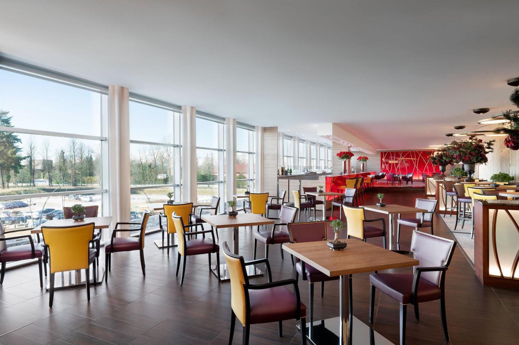 Sheraton Milan Malpensa Airport Hotel & Conference Centre Ferno Екстер'єр фото