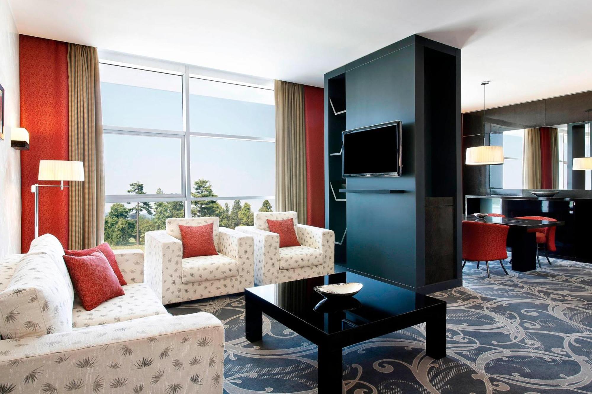 Sheraton Milan Malpensa Airport Hotel & Conference Centre Ferno Екстер'єр фото