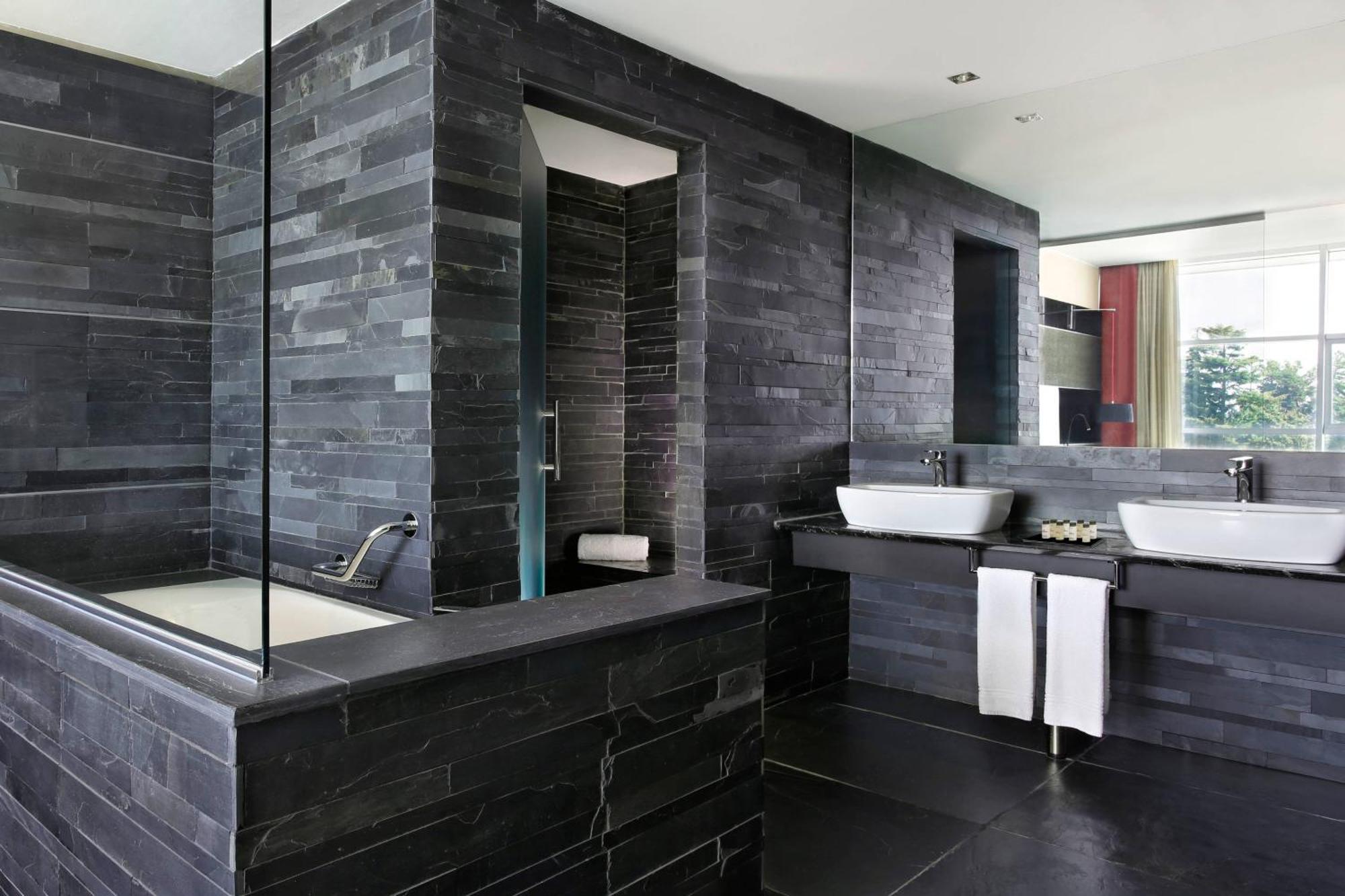 Sheraton Milan Malpensa Airport Hotel & Conference Centre Ferno Екстер'єр фото