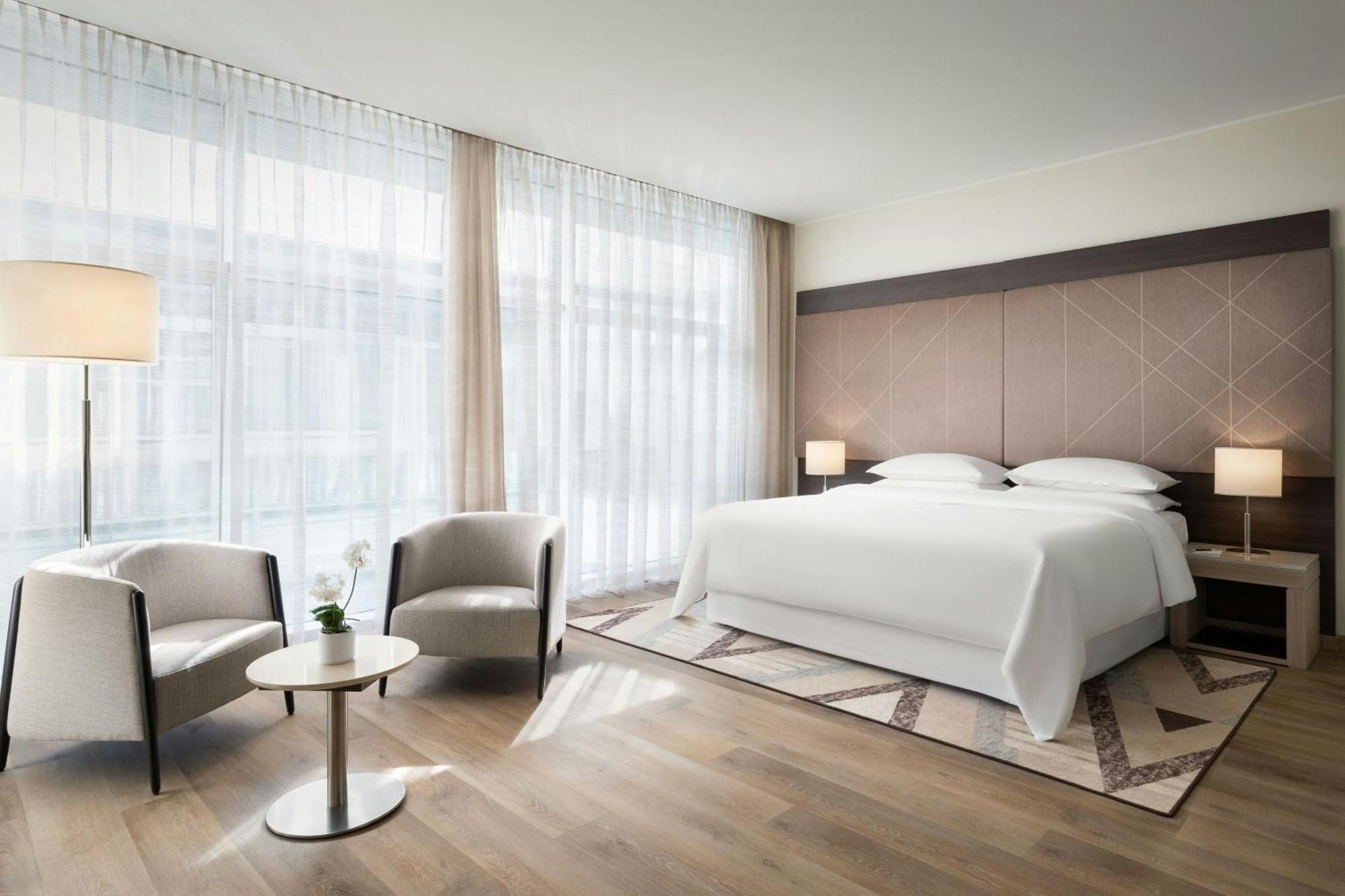 Sheraton Milan Malpensa Airport Hotel & Conference Centre Ferno Екстер'єр фото
