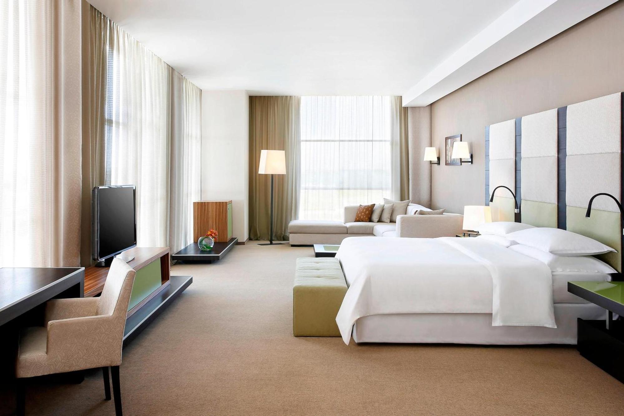 Sheraton Milan Malpensa Airport Hotel & Conference Centre Ferno Екстер'єр фото