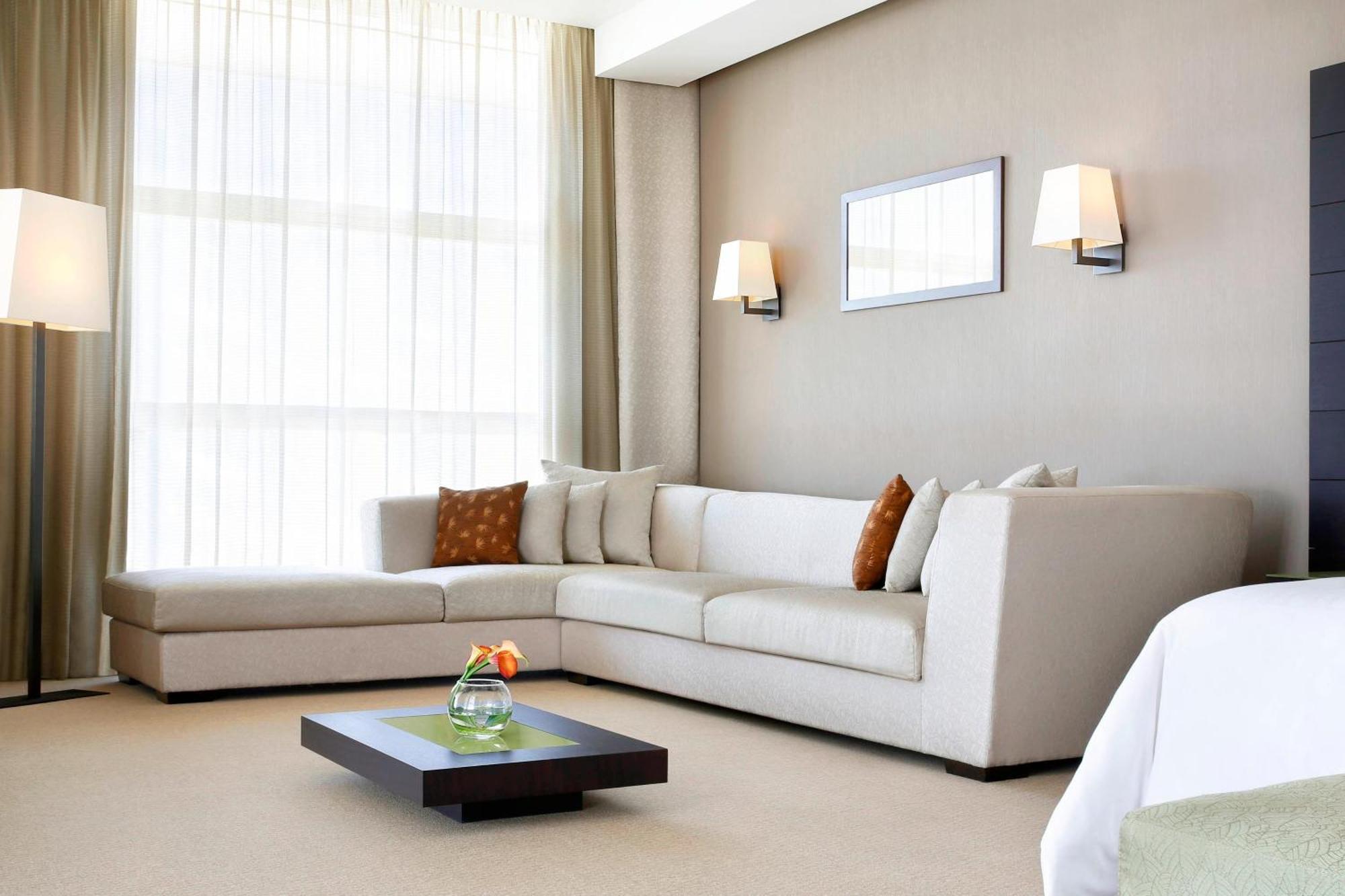 Sheraton Milan Malpensa Airport Hotel & Conference Centre Ferno Екстер'єр фото
