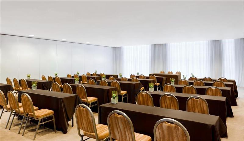 Sheraton Milan Malpensa Airport Hotel & Conference Centre Ferno Екстер'єр фото