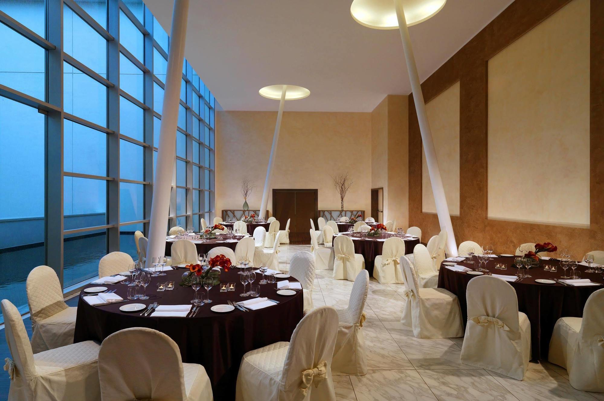 Sheraton Milan Malpensa Airport Hotel & Conference Centre Ferno Екстер'єр фото