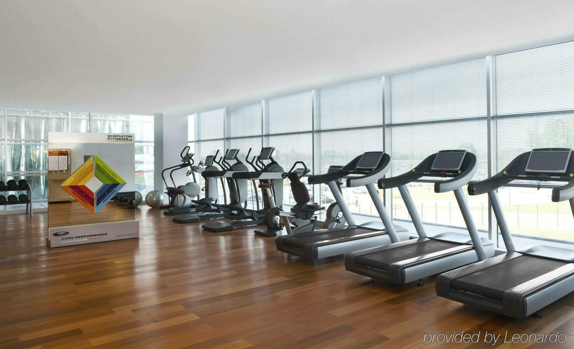 Sheraton Milan Malpensa Airport Hotel & Conference Centre Ferno Екстер'єр фото